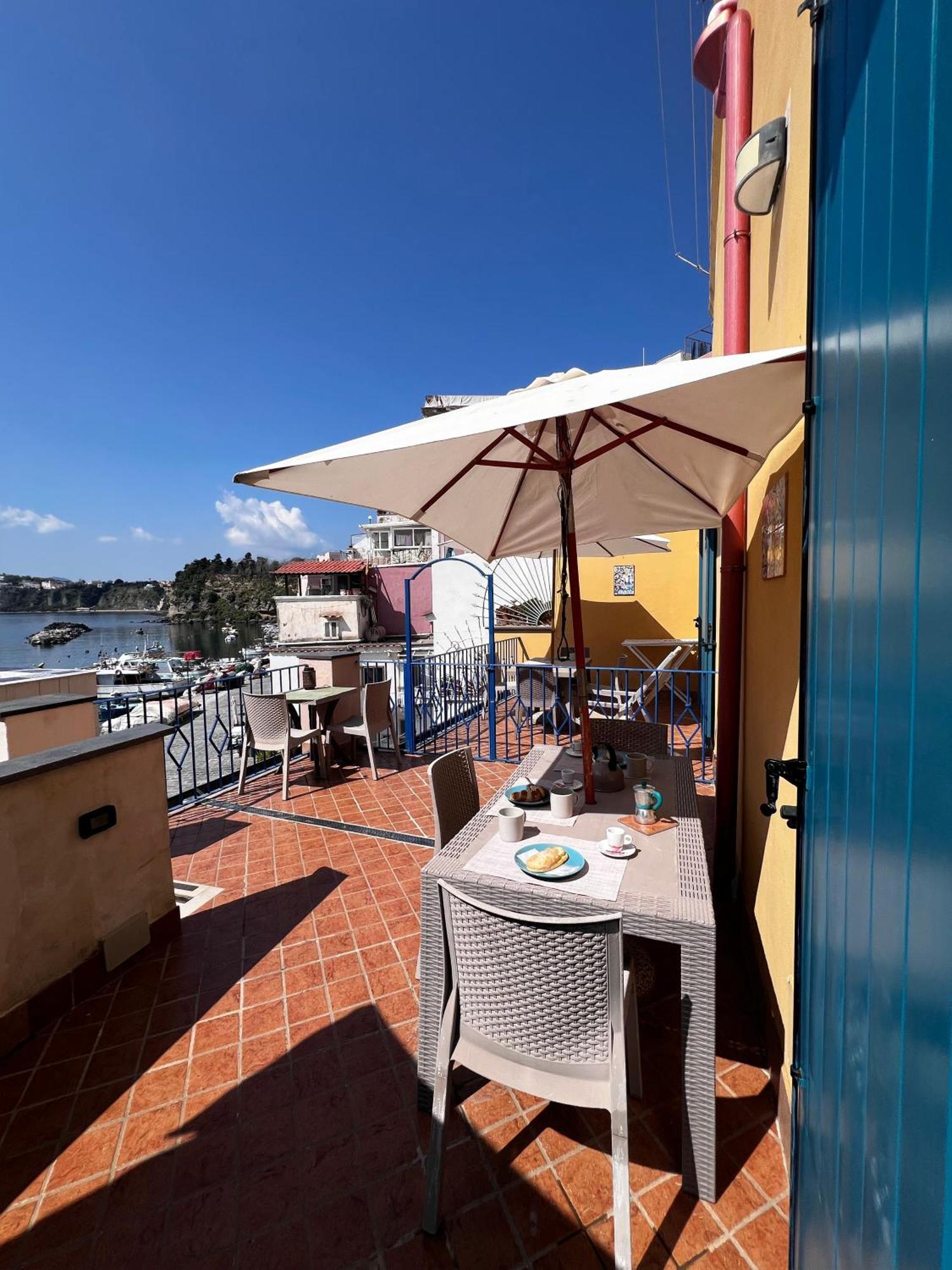 De Lamartine A Marina Di Corricella Сasa de vacaciones Procida